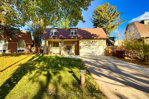 25 Hester Court Markham ON L3T 3K4