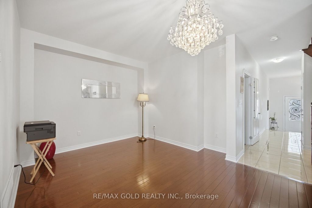 Photo of 15 Perdita Road, Brampton, ON L6Y 6B1 (MLS # W13052958)