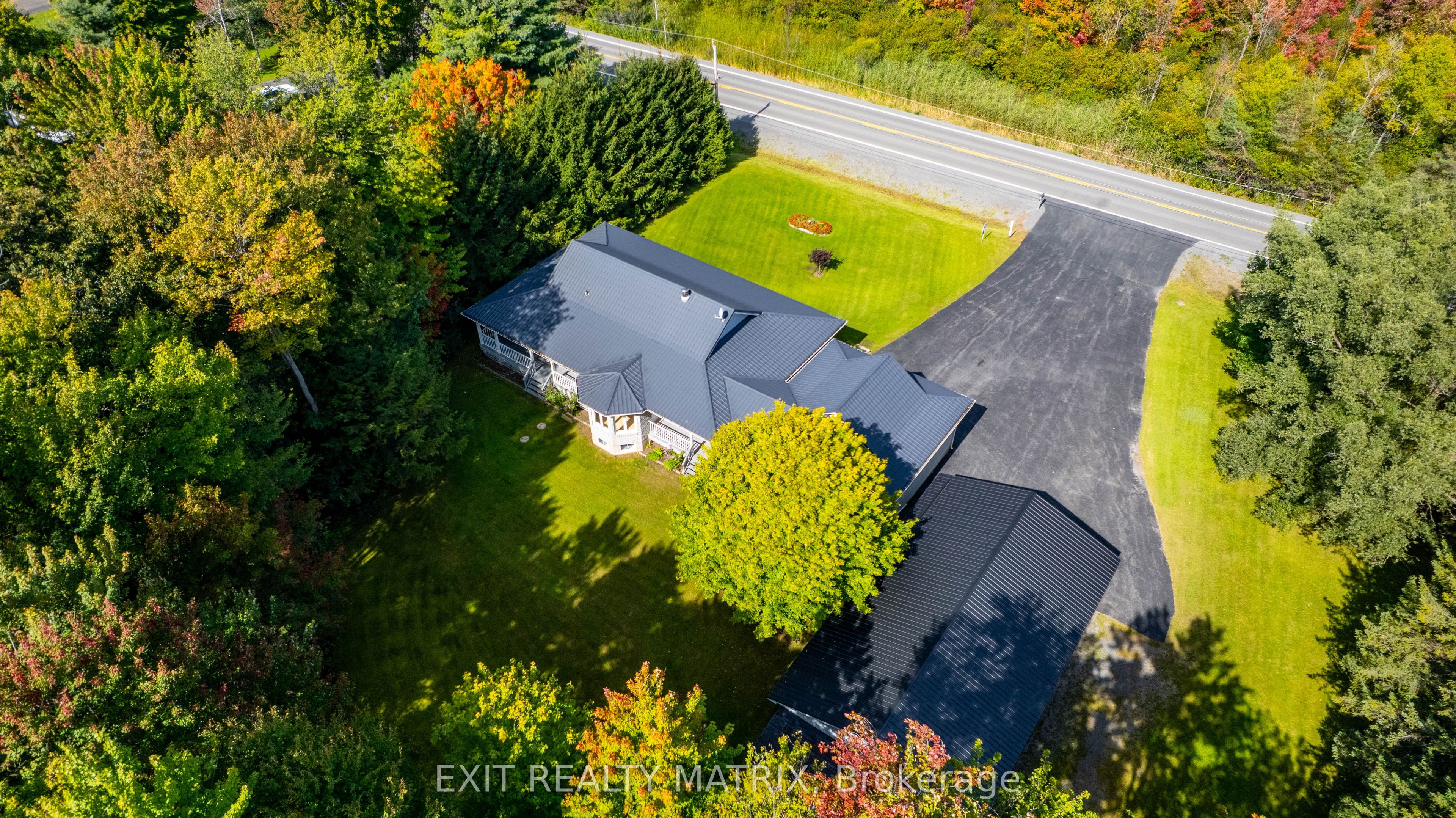 2120 Russland Road - Photo 3