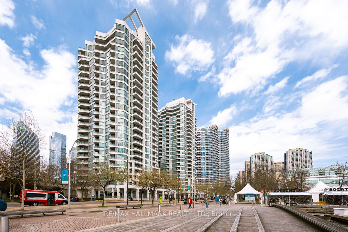 228 Queens Quay W 2707