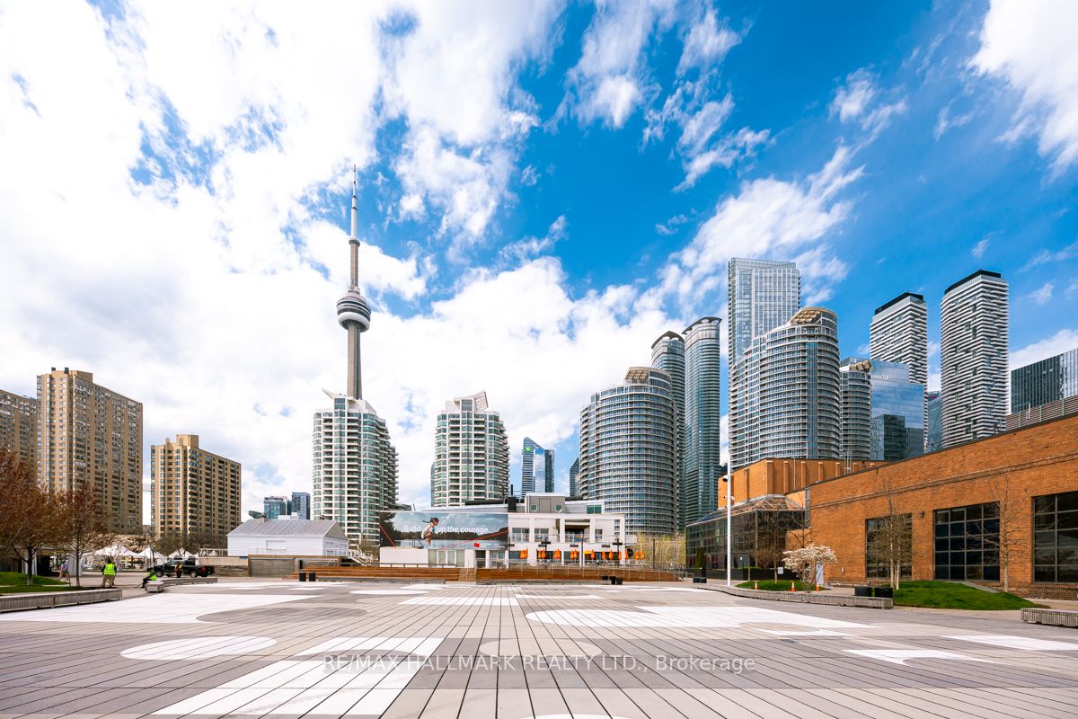 228 Queens Quay W 2707
