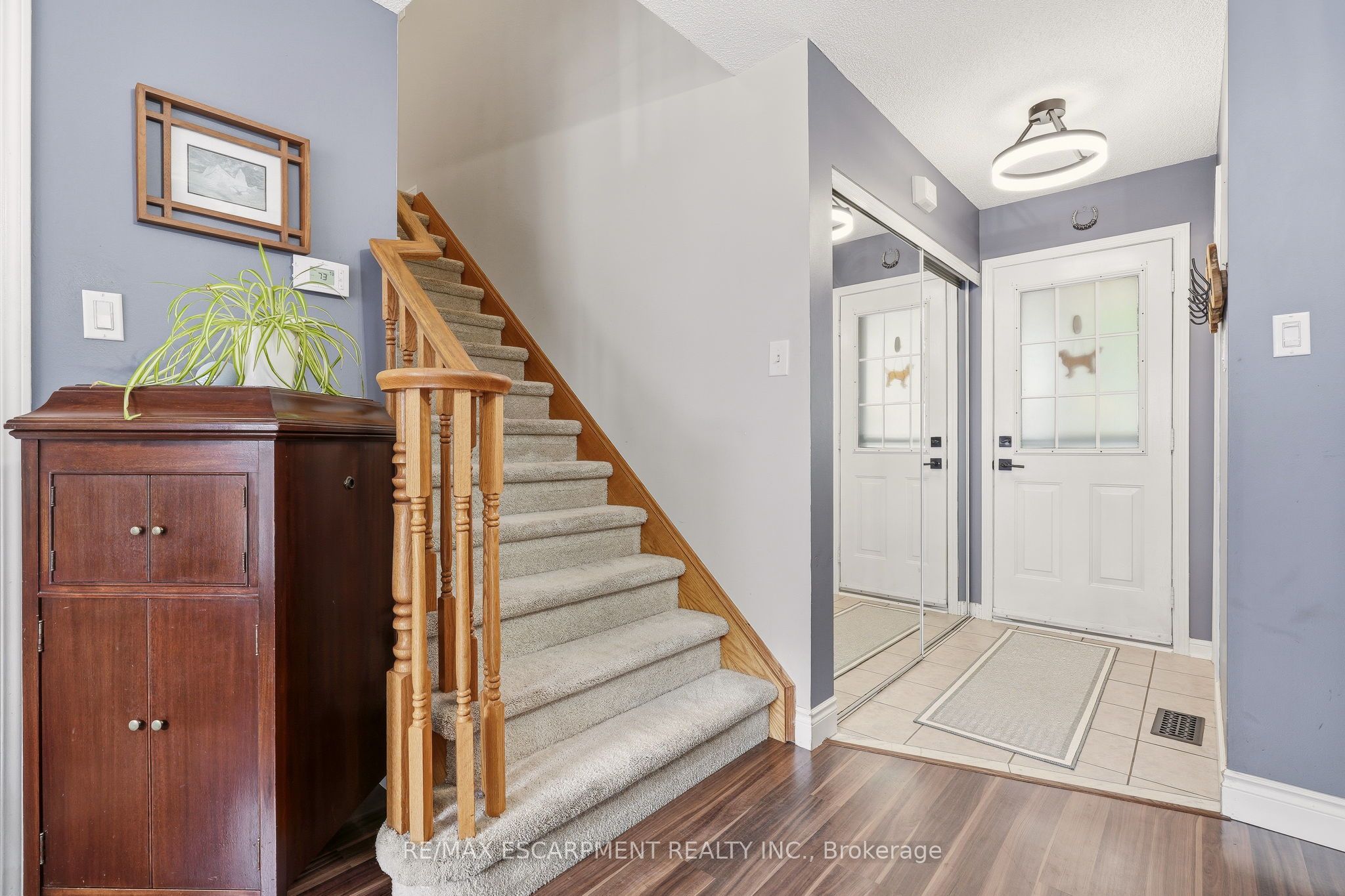 2089 Broadleaf Crescent
