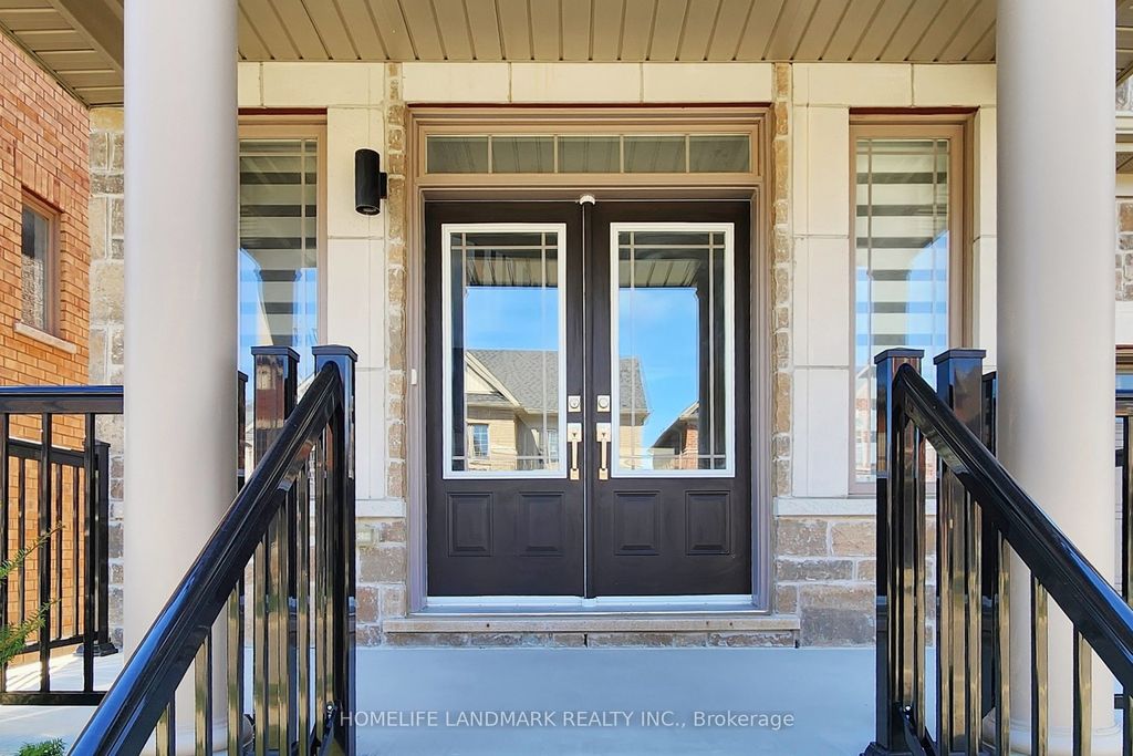 Photo of 62 Frank Kelly Drive, East Gwillimbury, ON L9N 0V2 (MLS # N12931542)