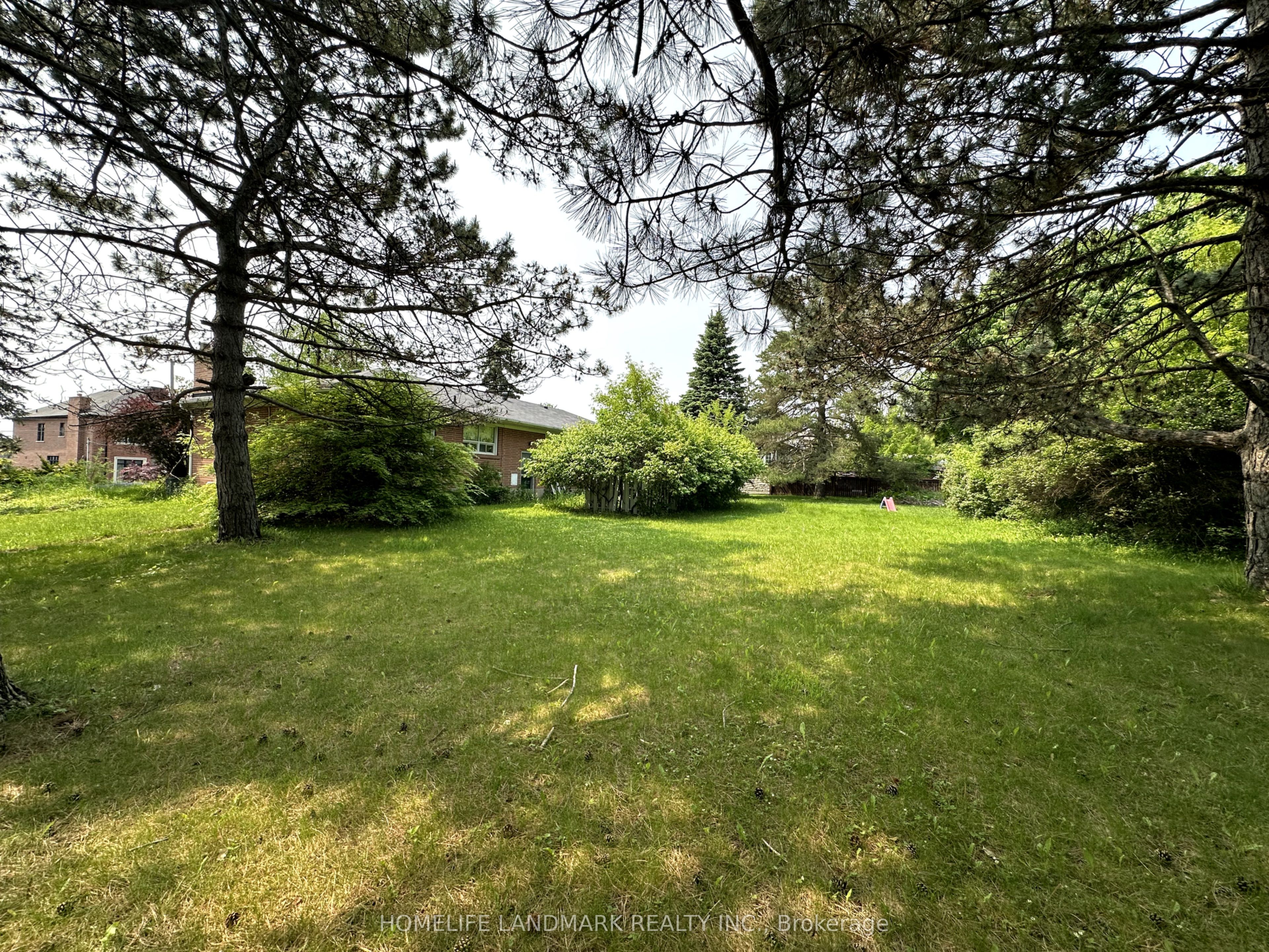 21 Grandview Boulevard