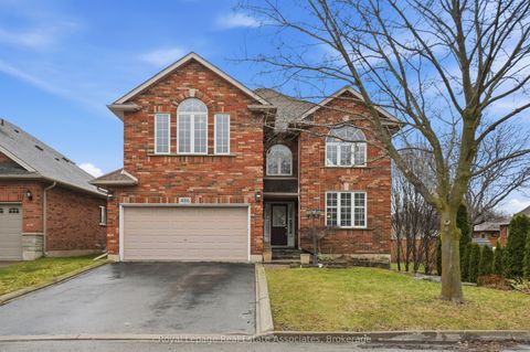 486 Delaney Court Burlington ON L7L 5T7