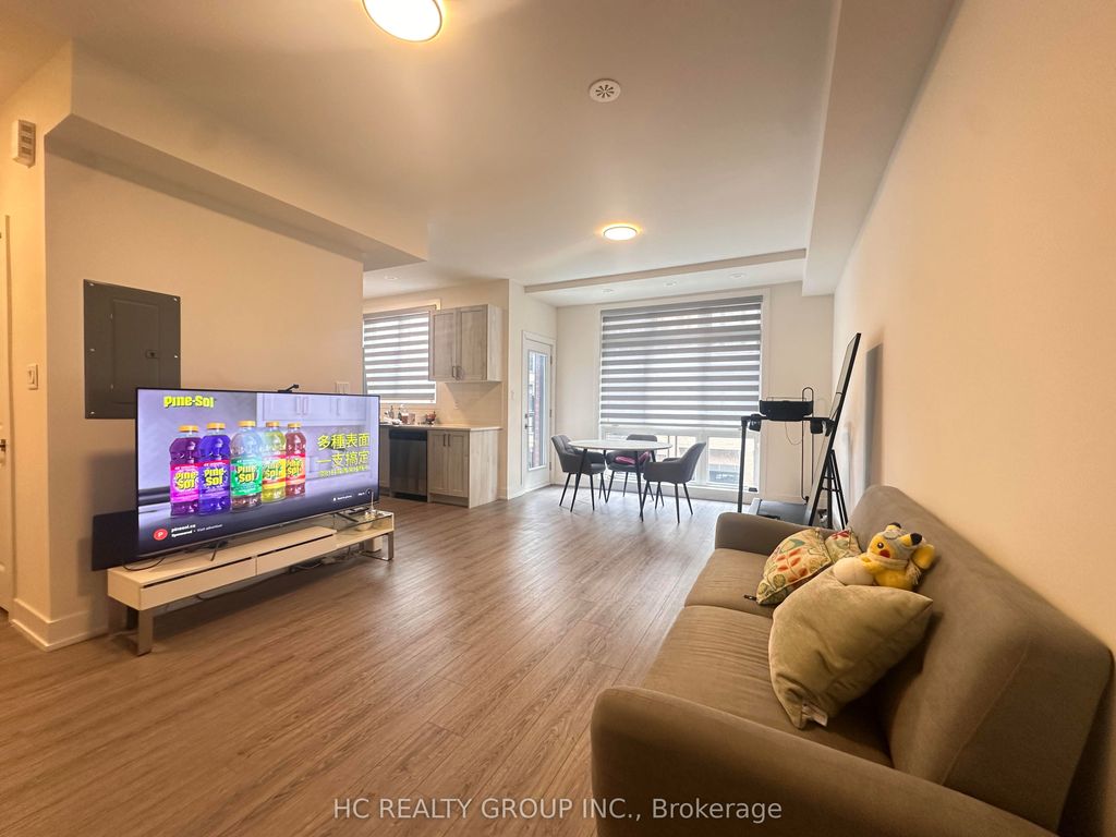 Photo of 3 bond Crescent #6, Richmond Hill, ON L4E 1J4 (MLS # N12674964)