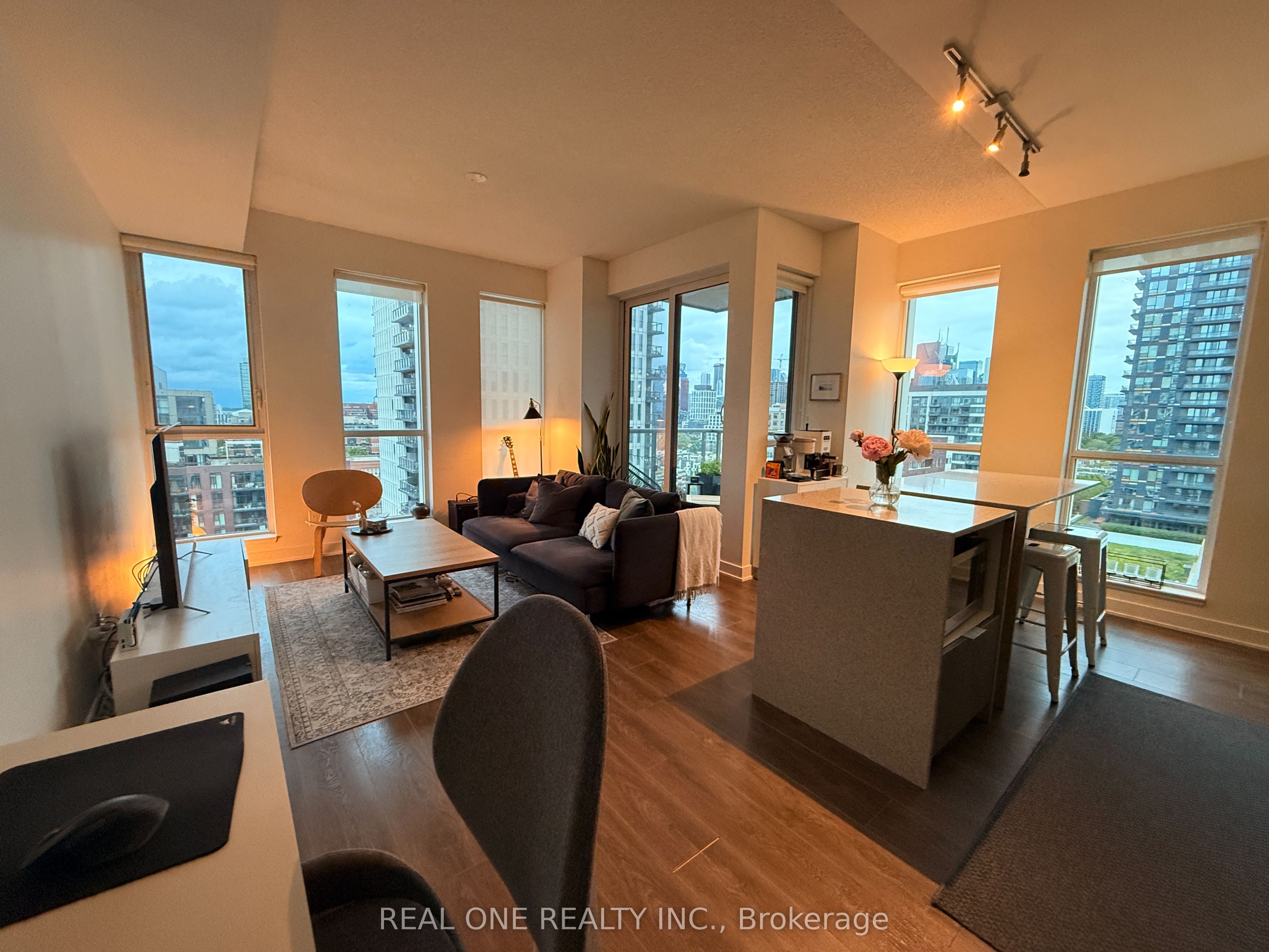 170 Sumach Street 1206