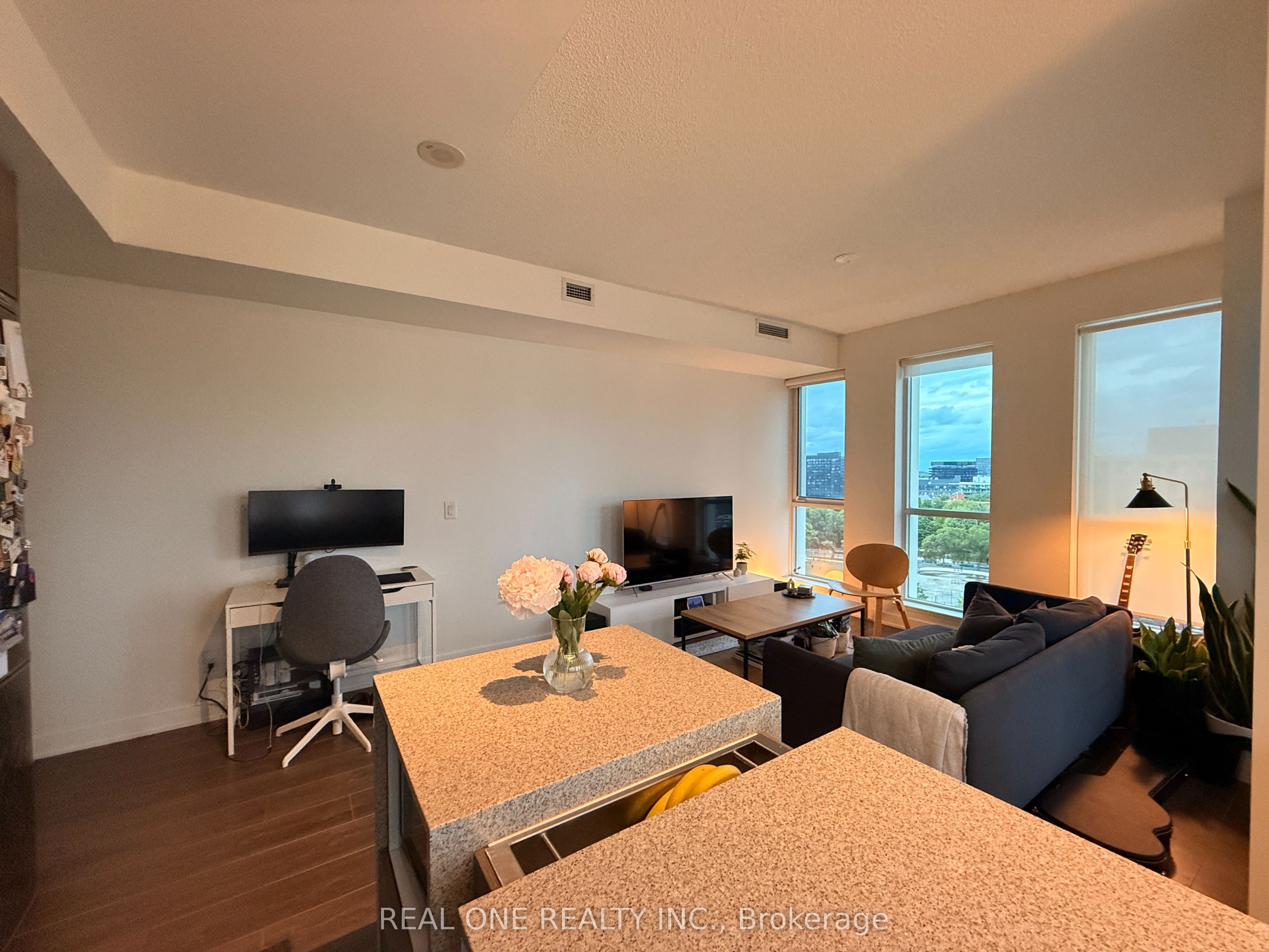 170 Sumach Street 1206