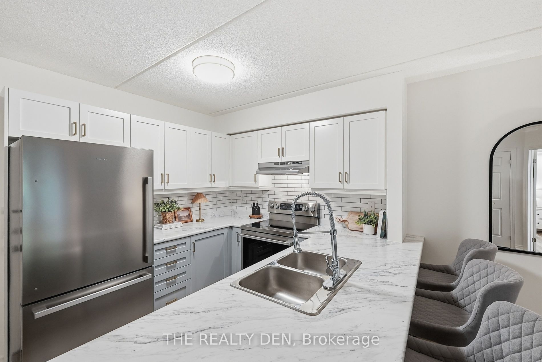 2085 Appleby Line 103