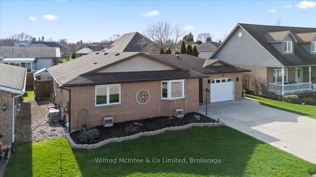 Photo of 32 West River Road, Brockton, ON N0G 2V0 (MLS # X13019576)
