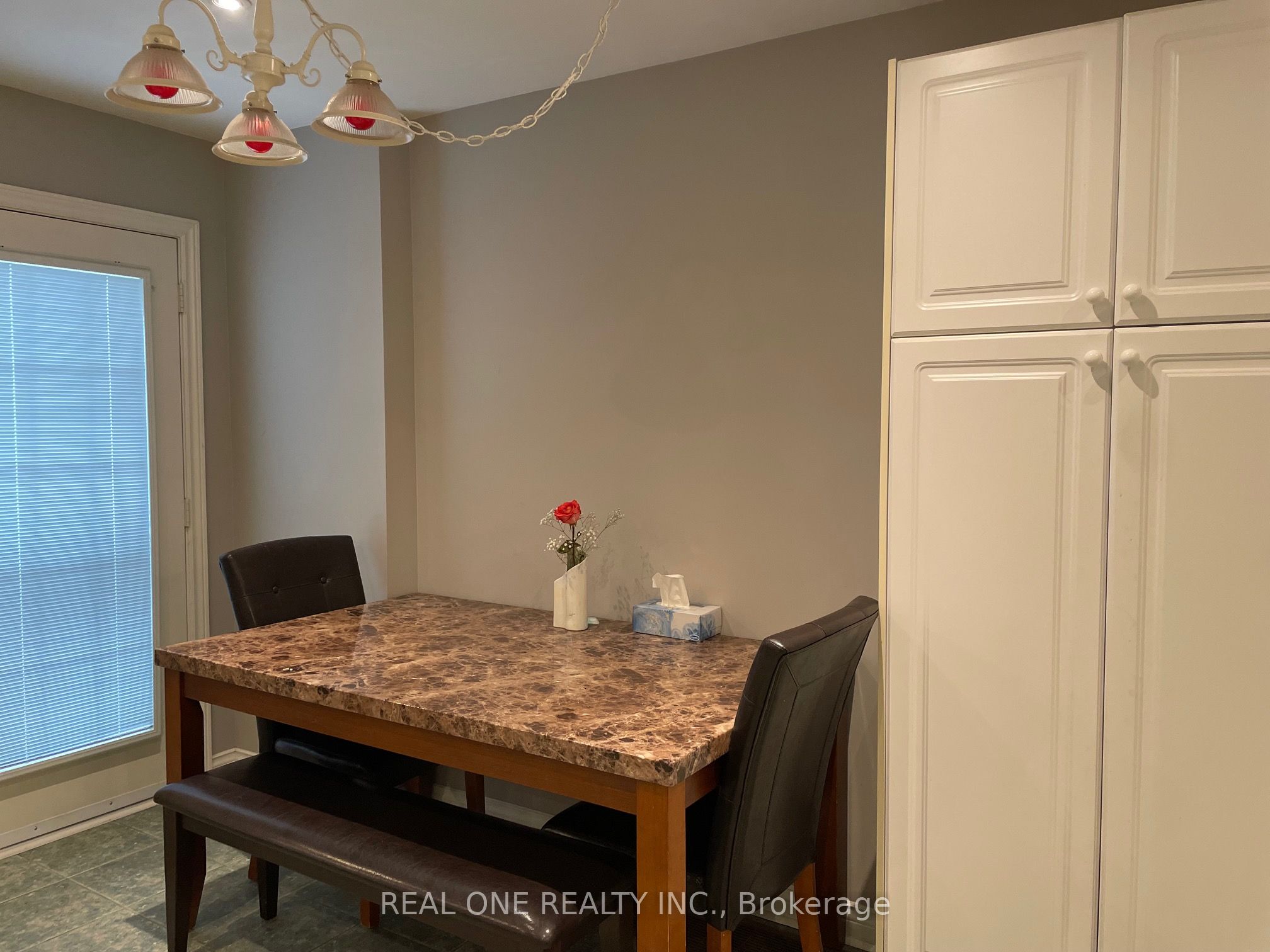 96 Ruby Crescent