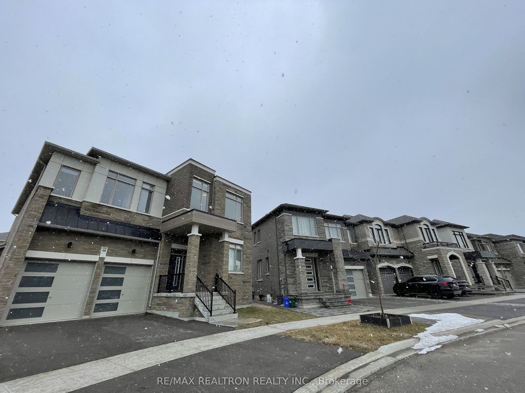Photo of 28 Tipp Drive, Richmond Hill, ON L4E 1J3 (MLS # N12968750)