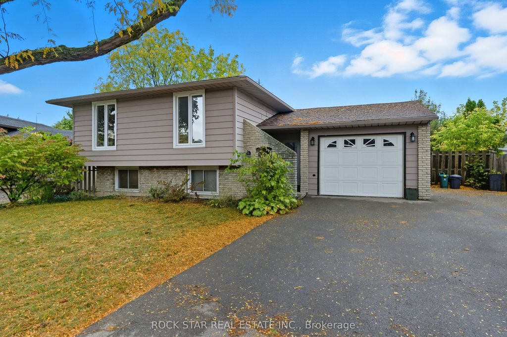 Photo of 111 Britten Close, Hamilton, ON L9C 4K1 (MLS # X12455686)