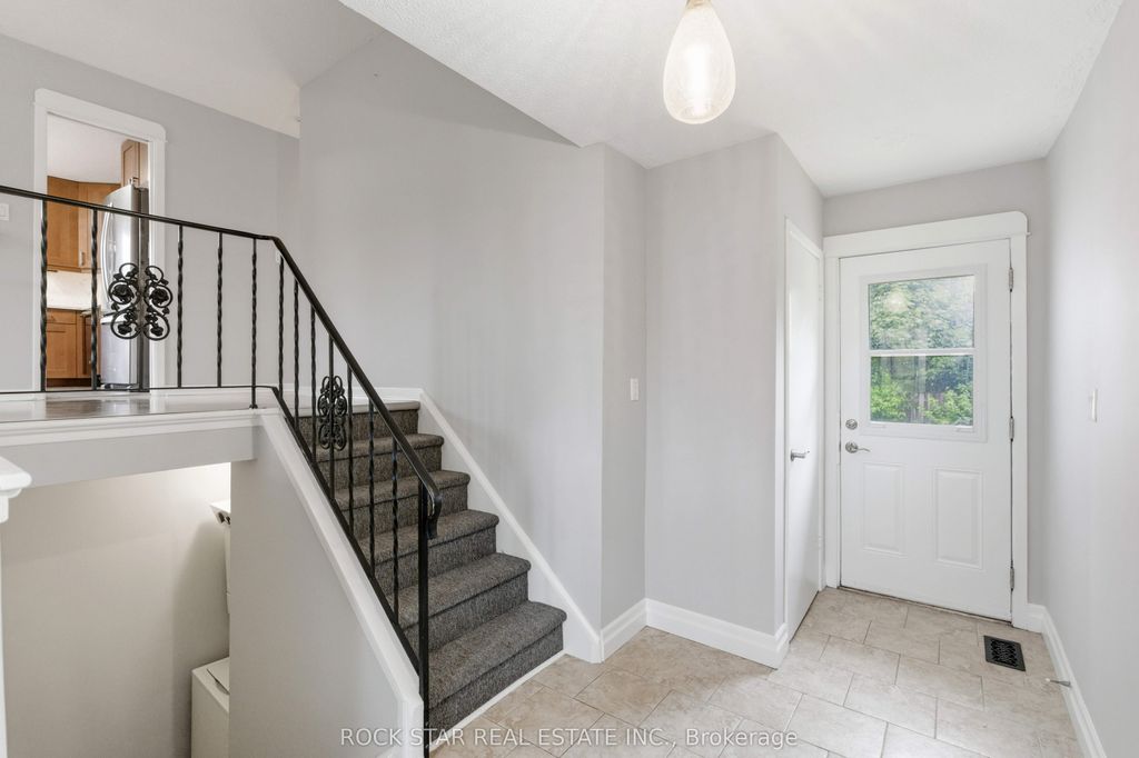 Photo of 111 Britten Close, Hamilton, ON L9C 4K1 (MLS # X12455686)