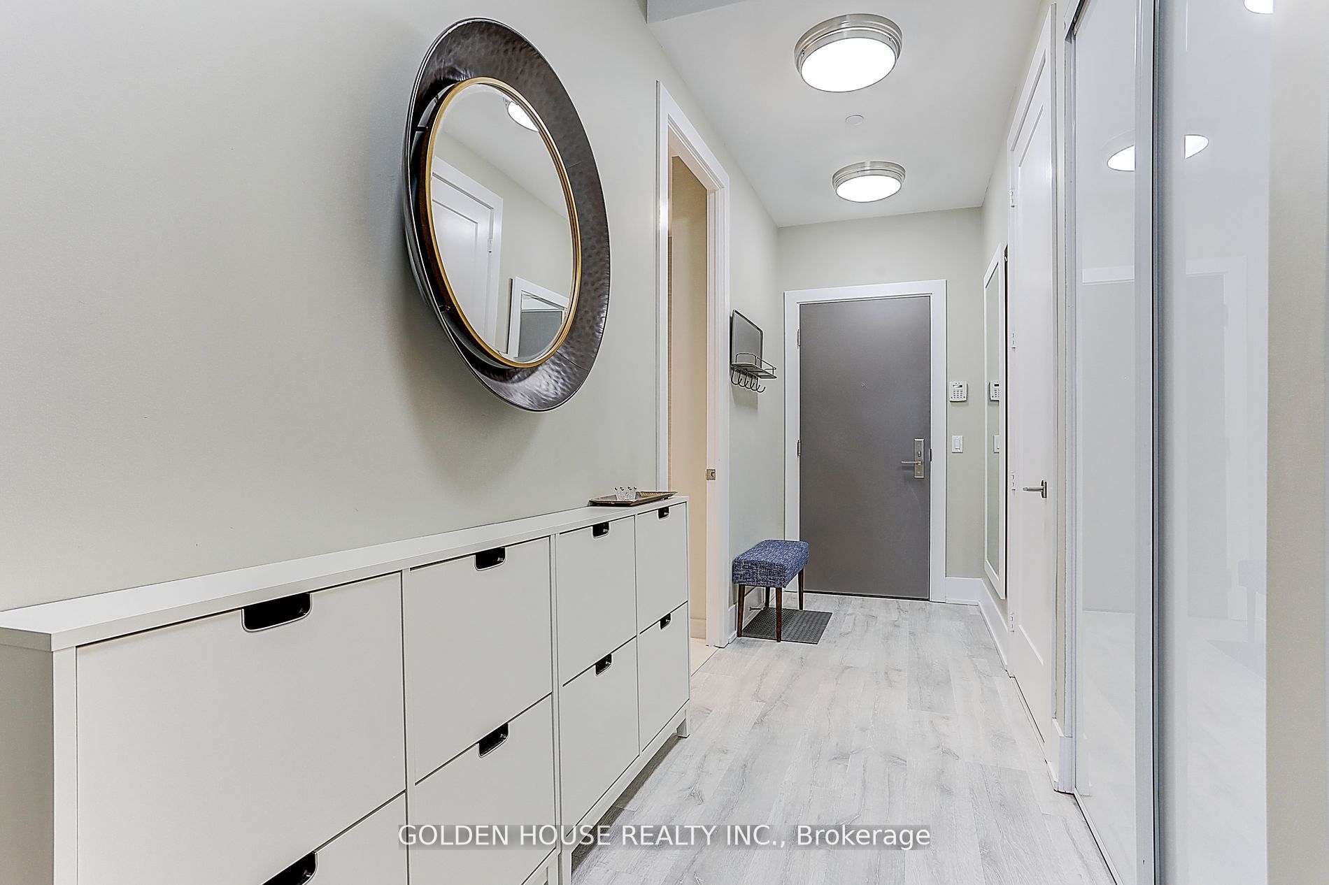 55 Merchants'  Wharf N/A 211