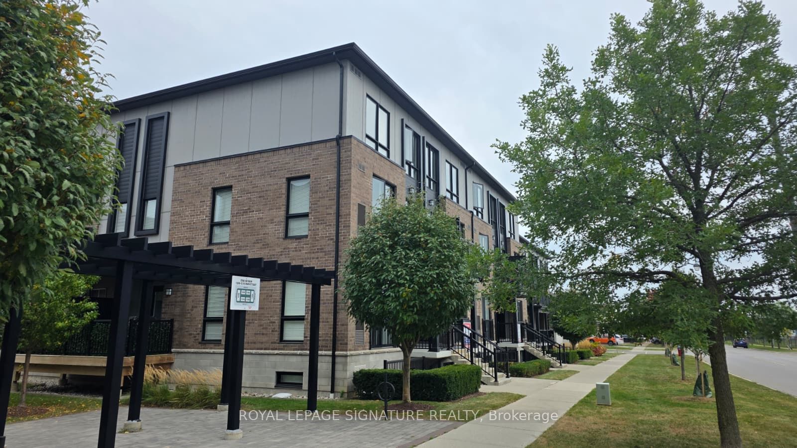 1208 Main St East Street 203