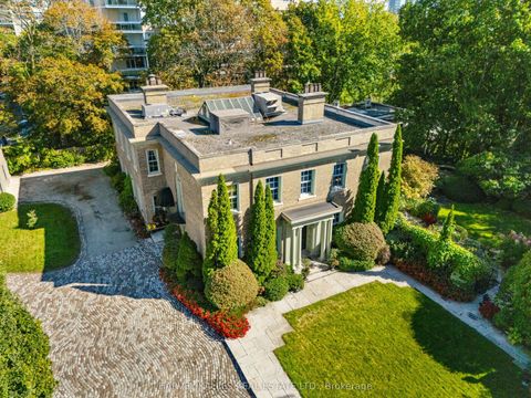 1 Edmund Gate Toronto ON M4V 2M1