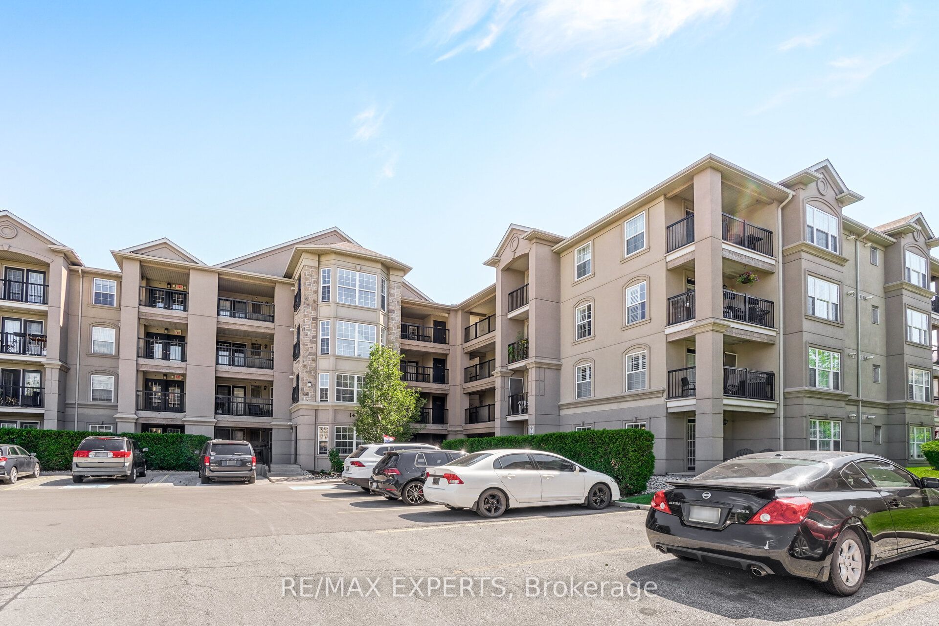 1491 Maple Avenue 206