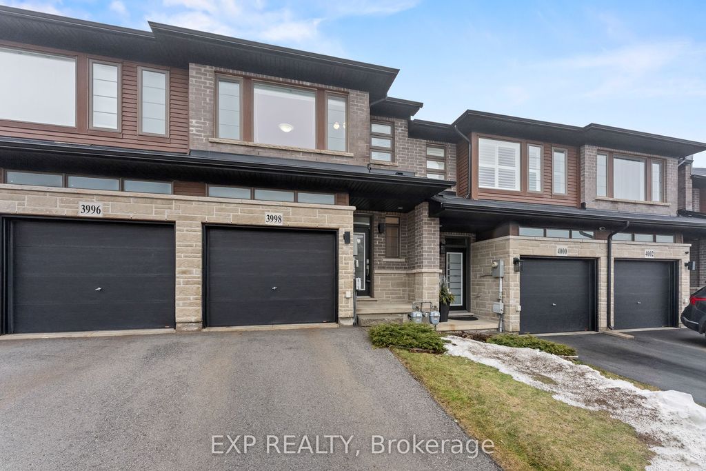 Photo of 3998 Crown Street, Lincoln, ON L3J 0S6 (MLS # X12860292)