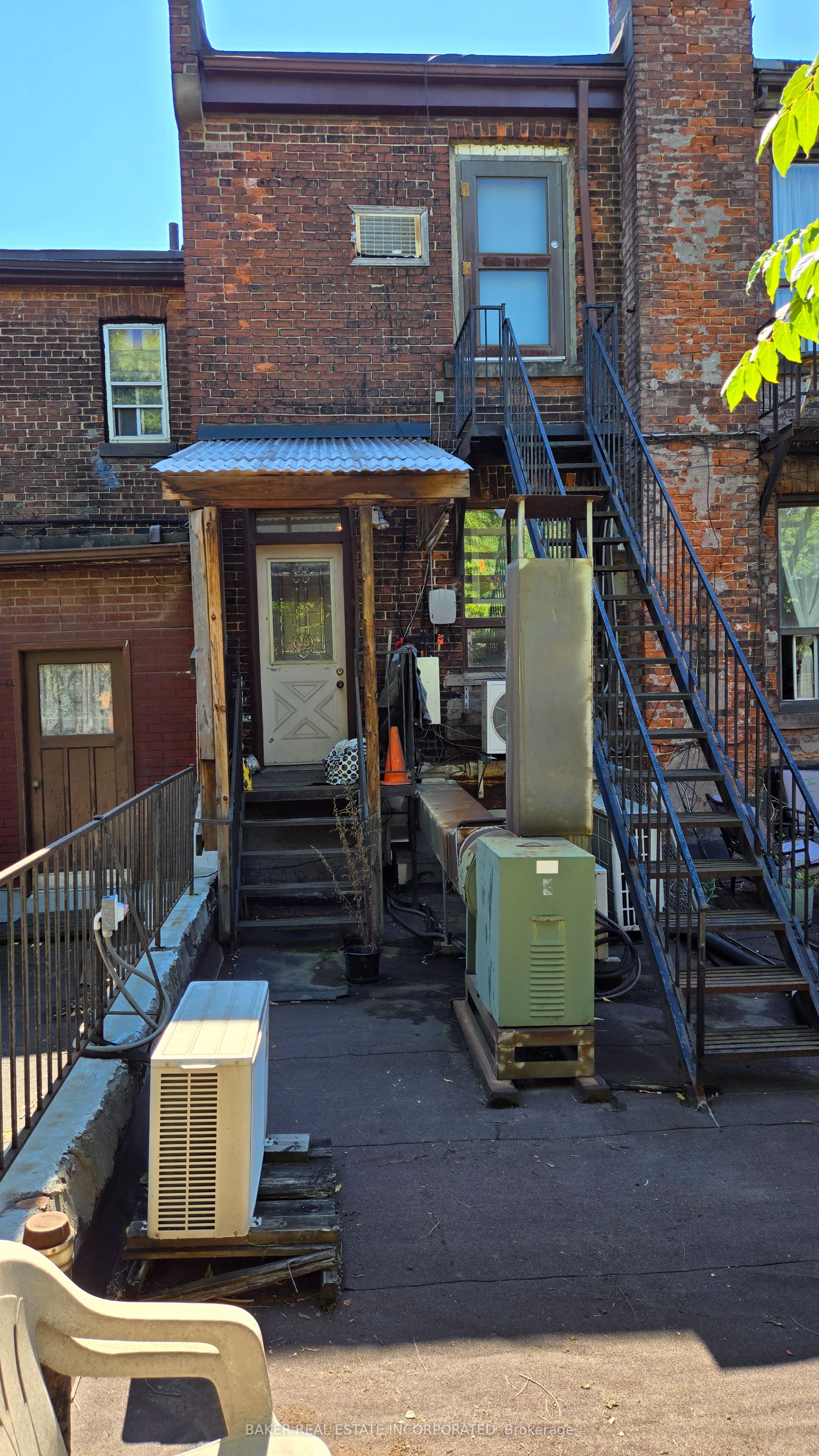 422 College Street