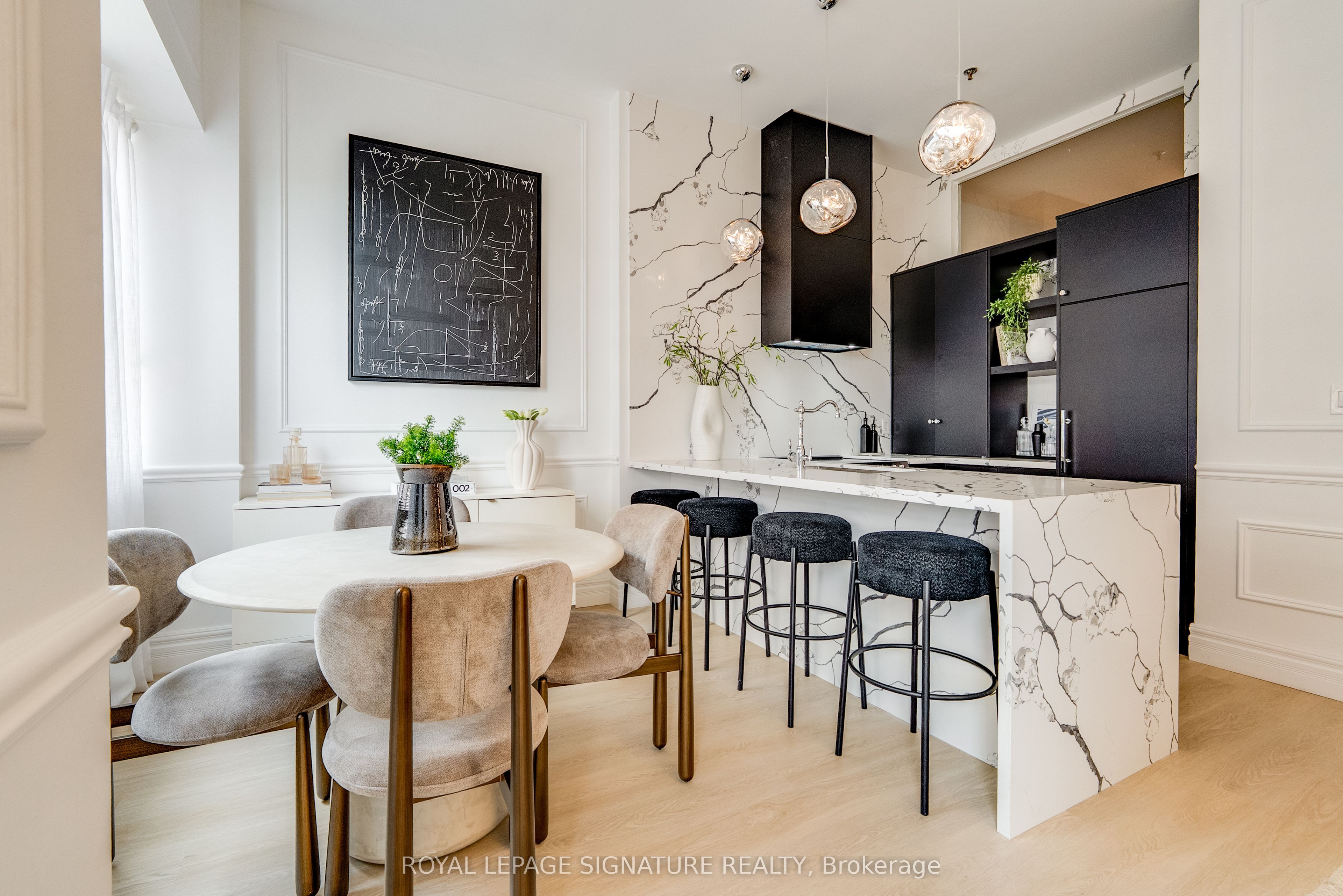700 King Street W 403