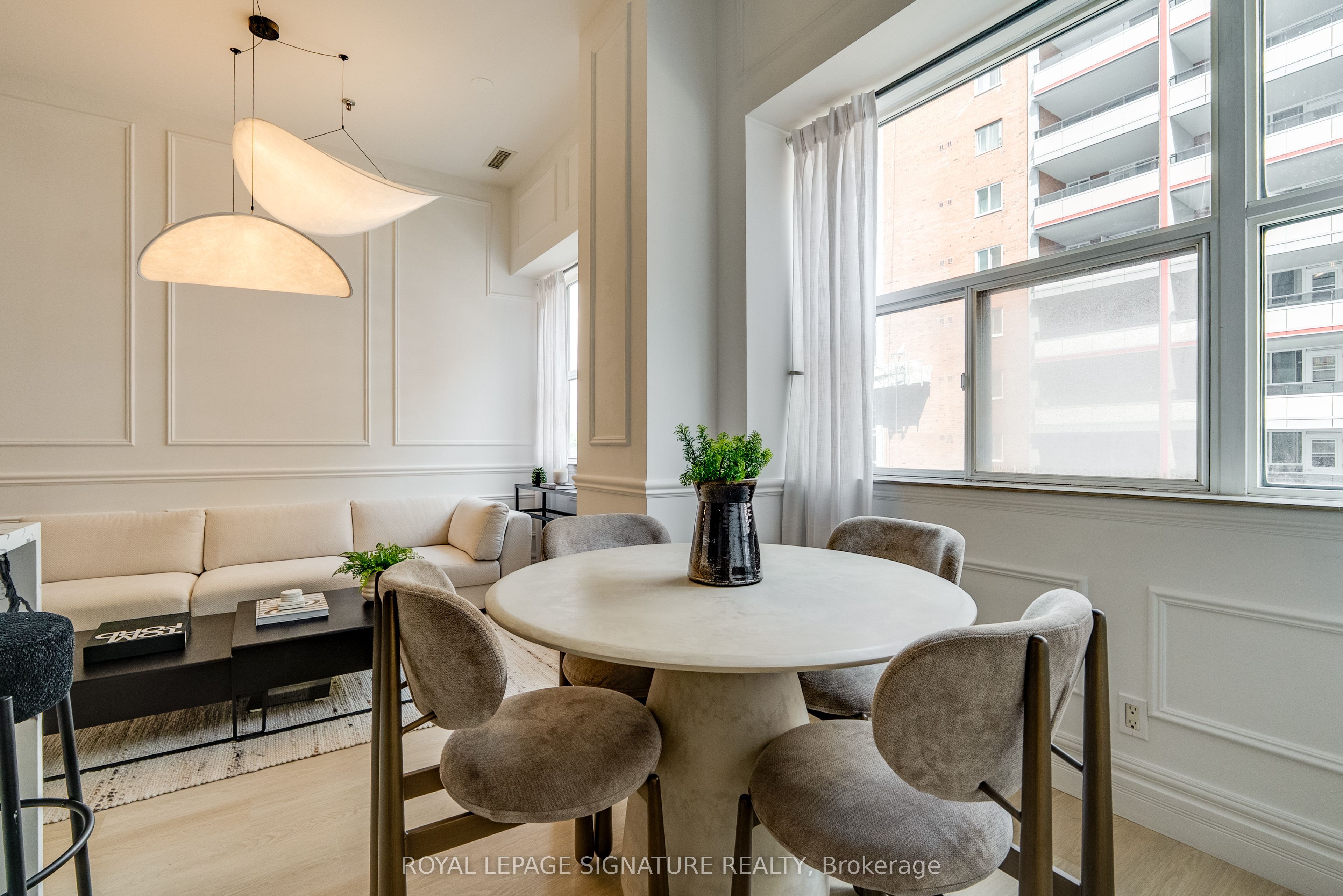 700 King Street W 403