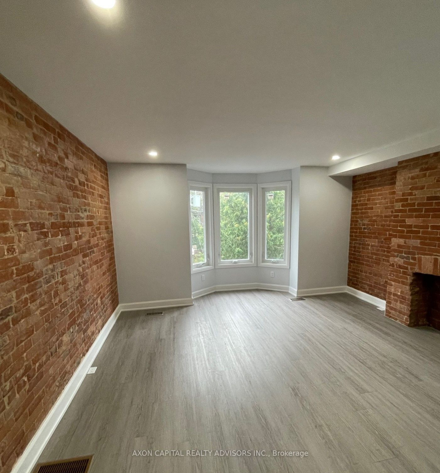 490 Gladstone Avenue