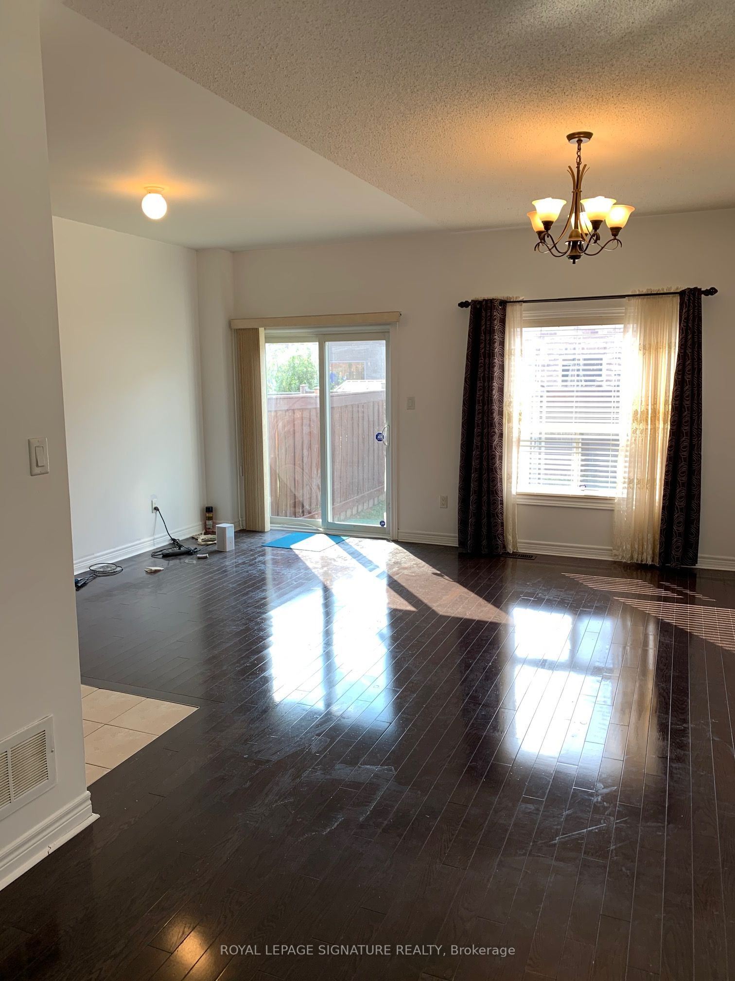 249 Comiskey Crescent