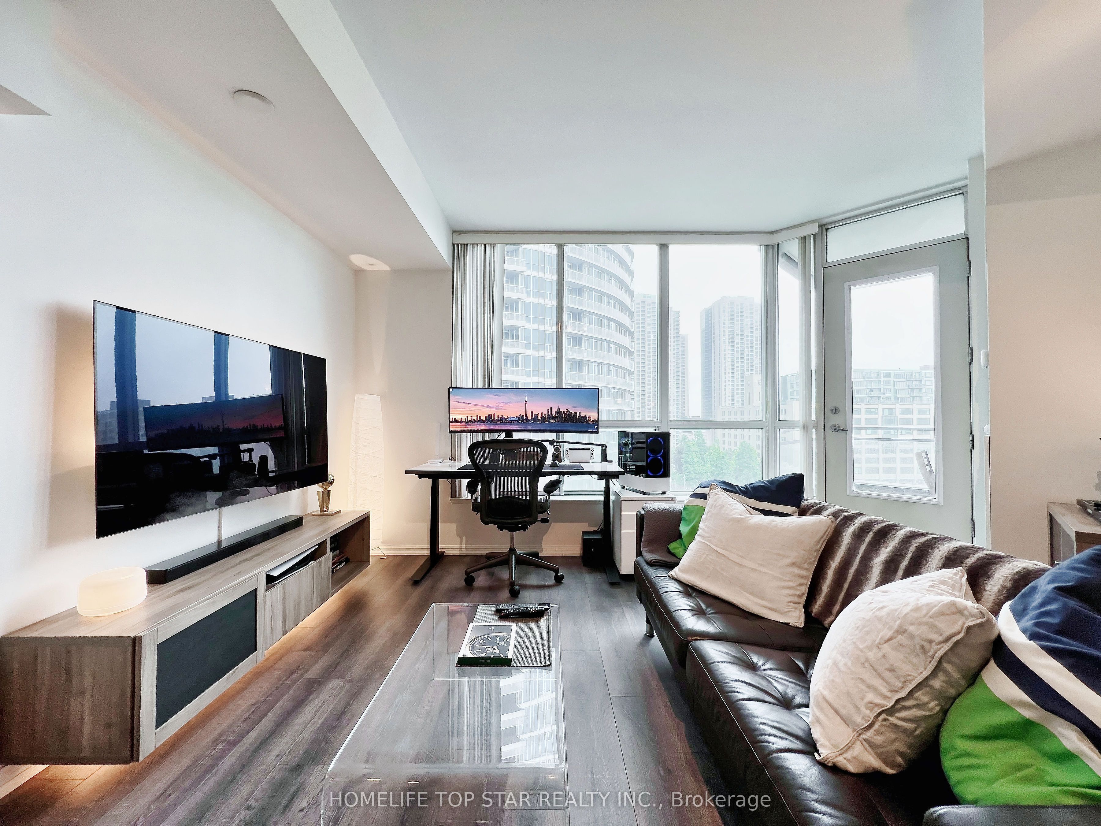 228 Queens Quay W 1006