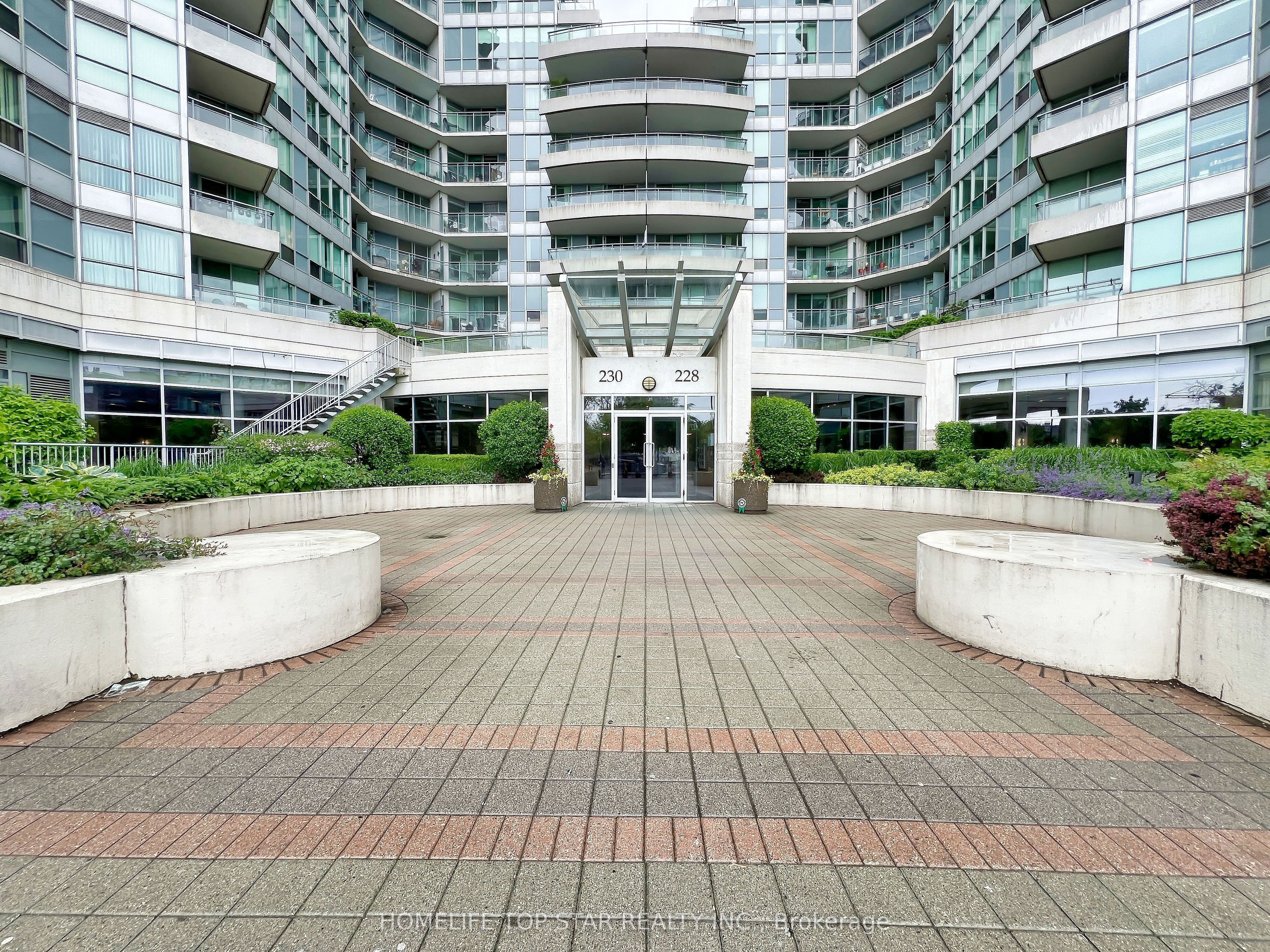 228 Queens Quay W 1006