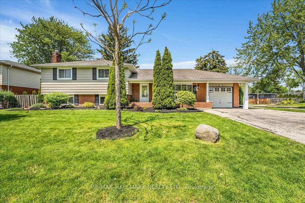 Photo of 370 Dunlop Crescent, Burlington, ON L7L 3N7 (MLS # W13153188)