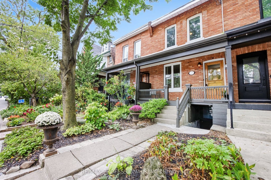 Photo of 28 Wright Avenue, Toronto, ON M6R 1K8 (MLS # W13814840)