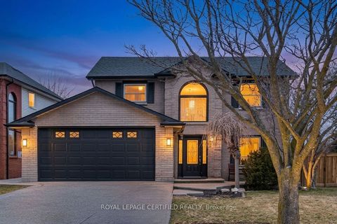 2197 Oakridge Crescent Burlington ON L7M 4C8