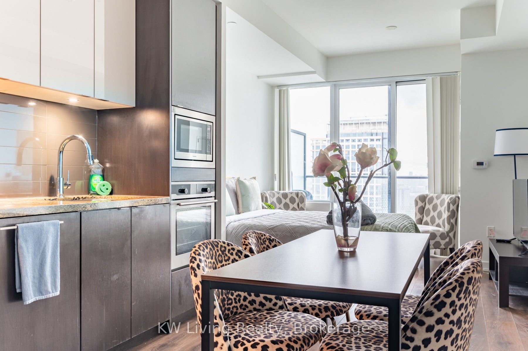 115 Blue Jays Way 4809