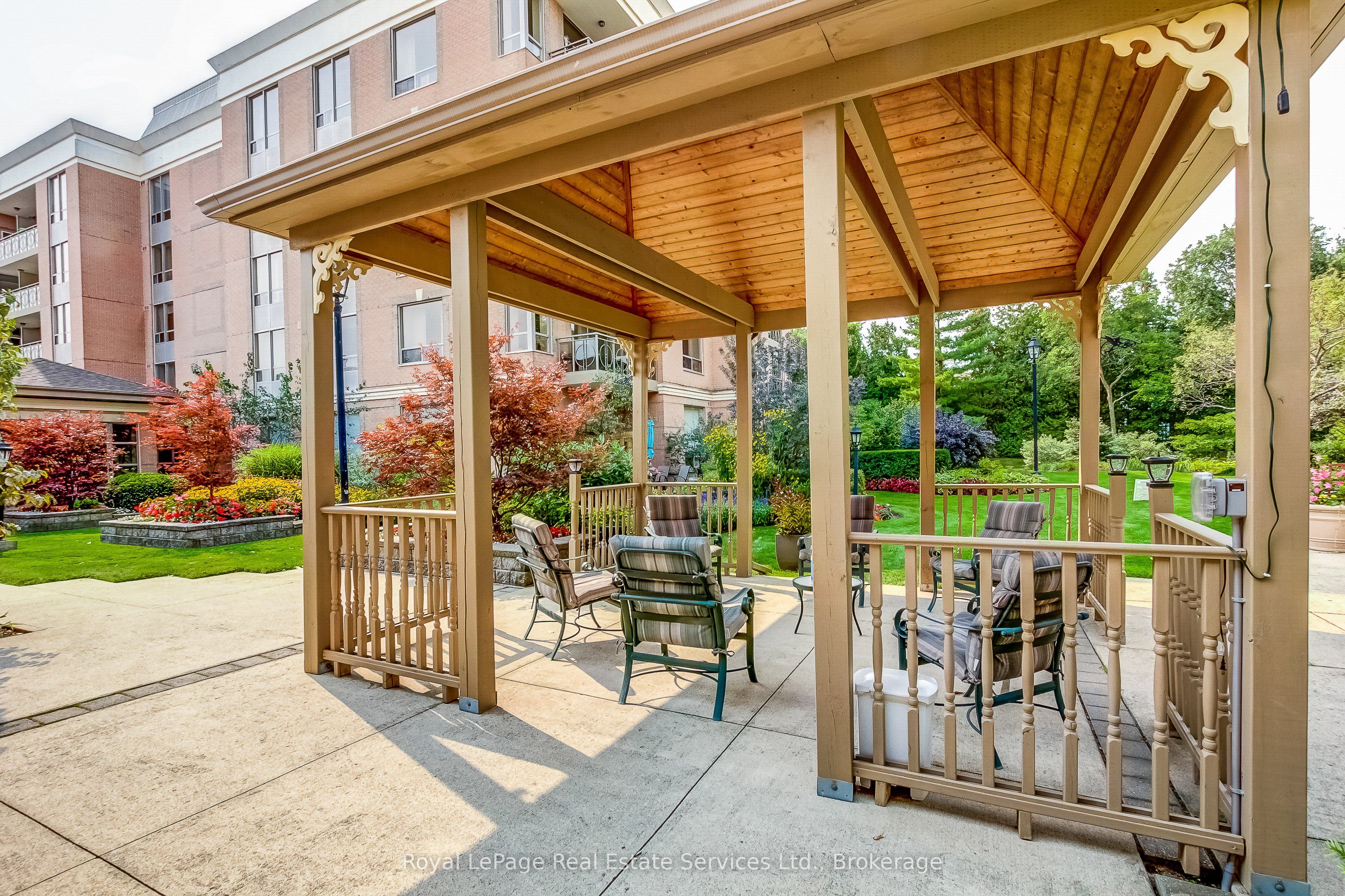 100 Burloak Drive 2212