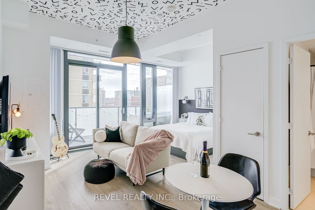 Photo of 185 Roehampton Avenue #609, Toronto, ON M4P 0C6 (MLS # C12904586)