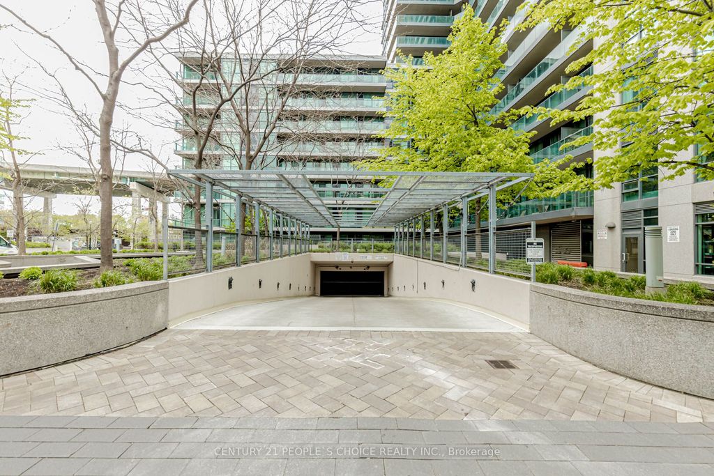 Photo of 215 Fort York Boulevard #1611, Toronto, ON M5V 4A2 (MLS # C12986876)