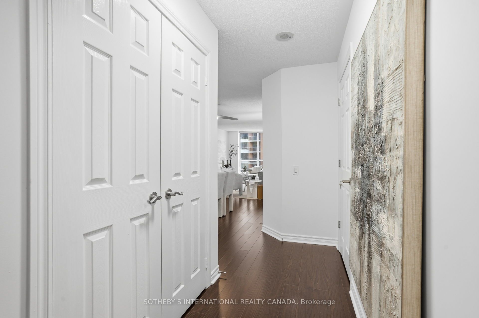 5229 Dundas Street W 1210