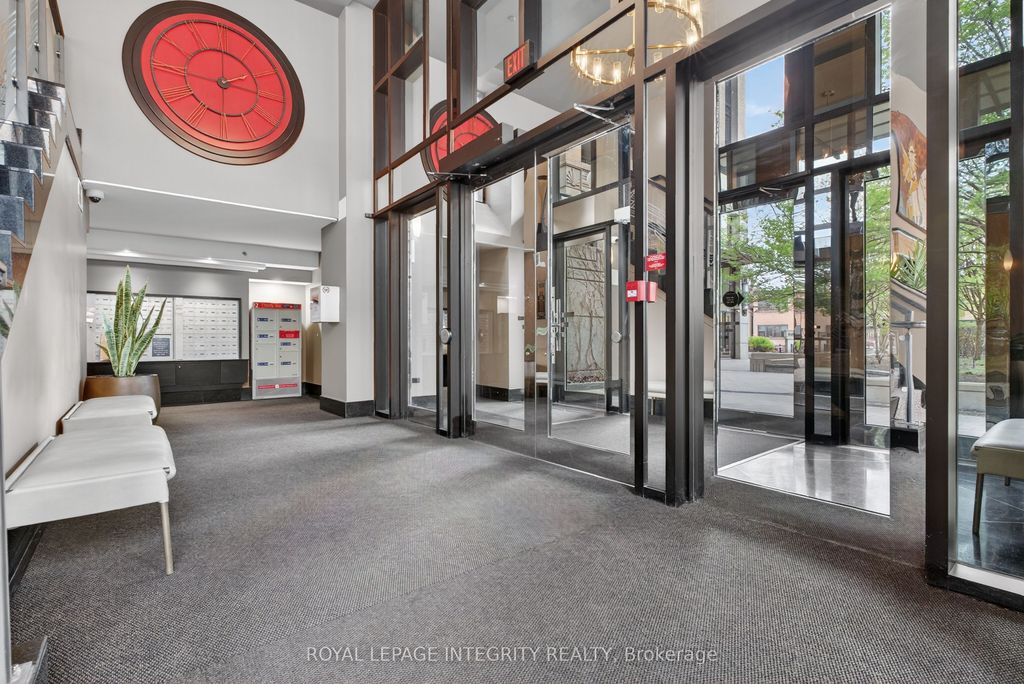Photo of 235 Kent Street #1612, Ottawa Centre, ON K2P 1Z9 (MLS # X13109090)