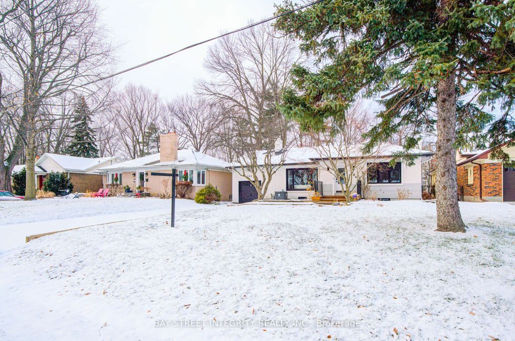 Photo of 409 River Side Drive, Oakville, ON L6K 3N6 (MLS # W12674954)