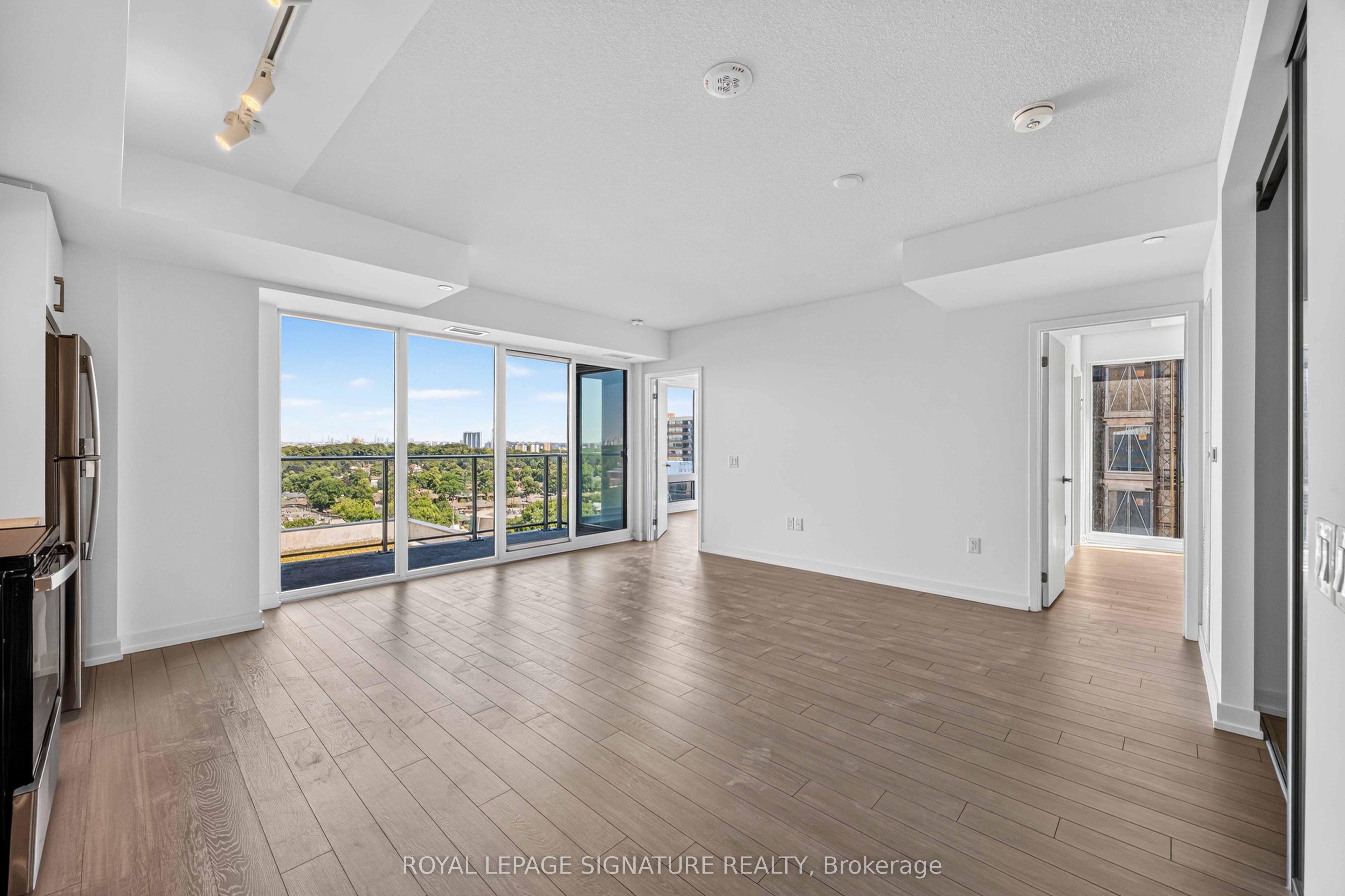 4010 Eglinton Avenue W 1021
