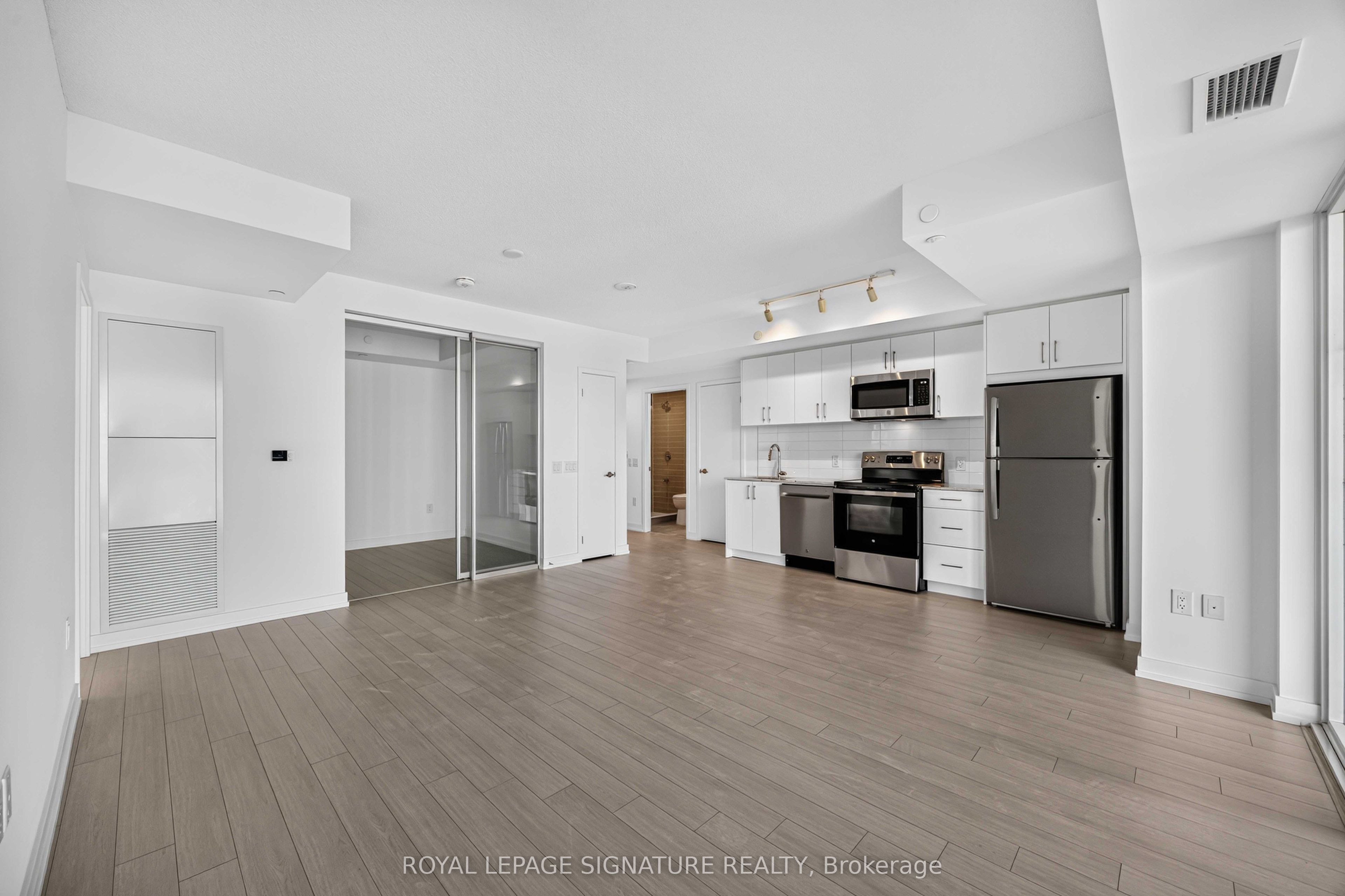 4010 Eglinton Avenue W 1021