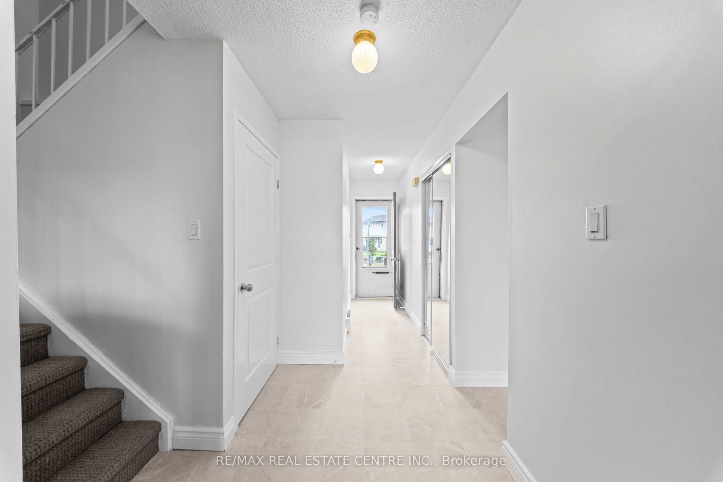 13 Gold Pine Court