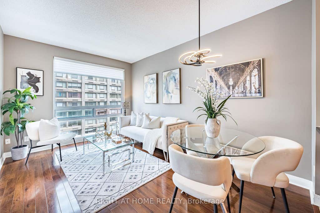 Photo of 1121 Bay Street #1106, Toronto, ON M5S 3L9 (MLS # C13148410)