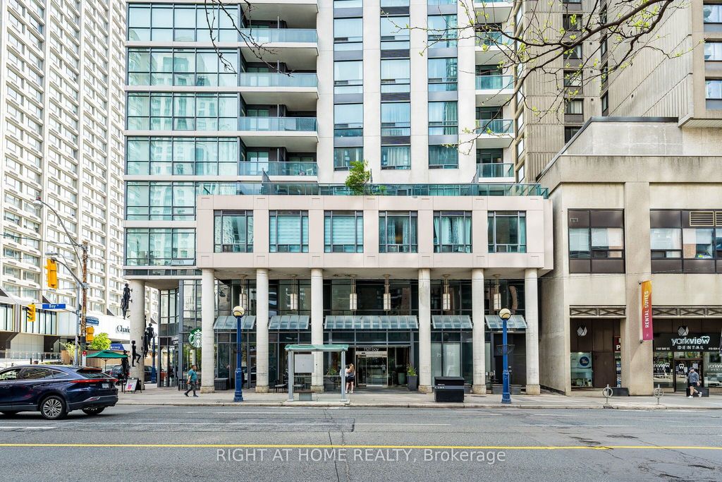 Photo of 1121 Bay Street #1106, Toronto, ON M5S 3L9 (MLS # C13148410)
