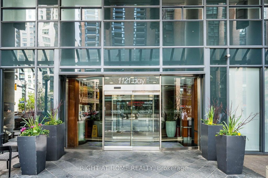 Photo of 1121 Bay Street #1106, Toronto, ON M5S 3L9 (MLS # C13148410)