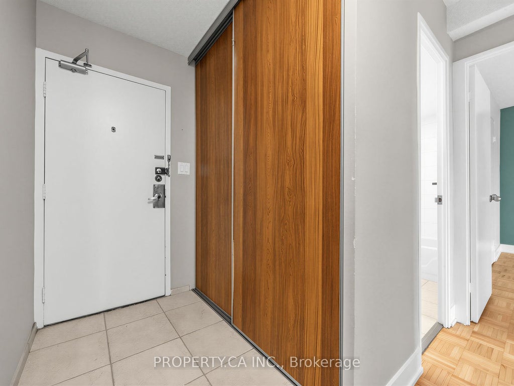 Photo of 10 Edgecliff Golfway #708, Toronto, ON M3C 3A3 (MLS # C13467792)