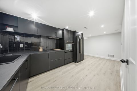 70 Beaverbrook Avenue Apt B (lower) Toronto ON M9B 2N6