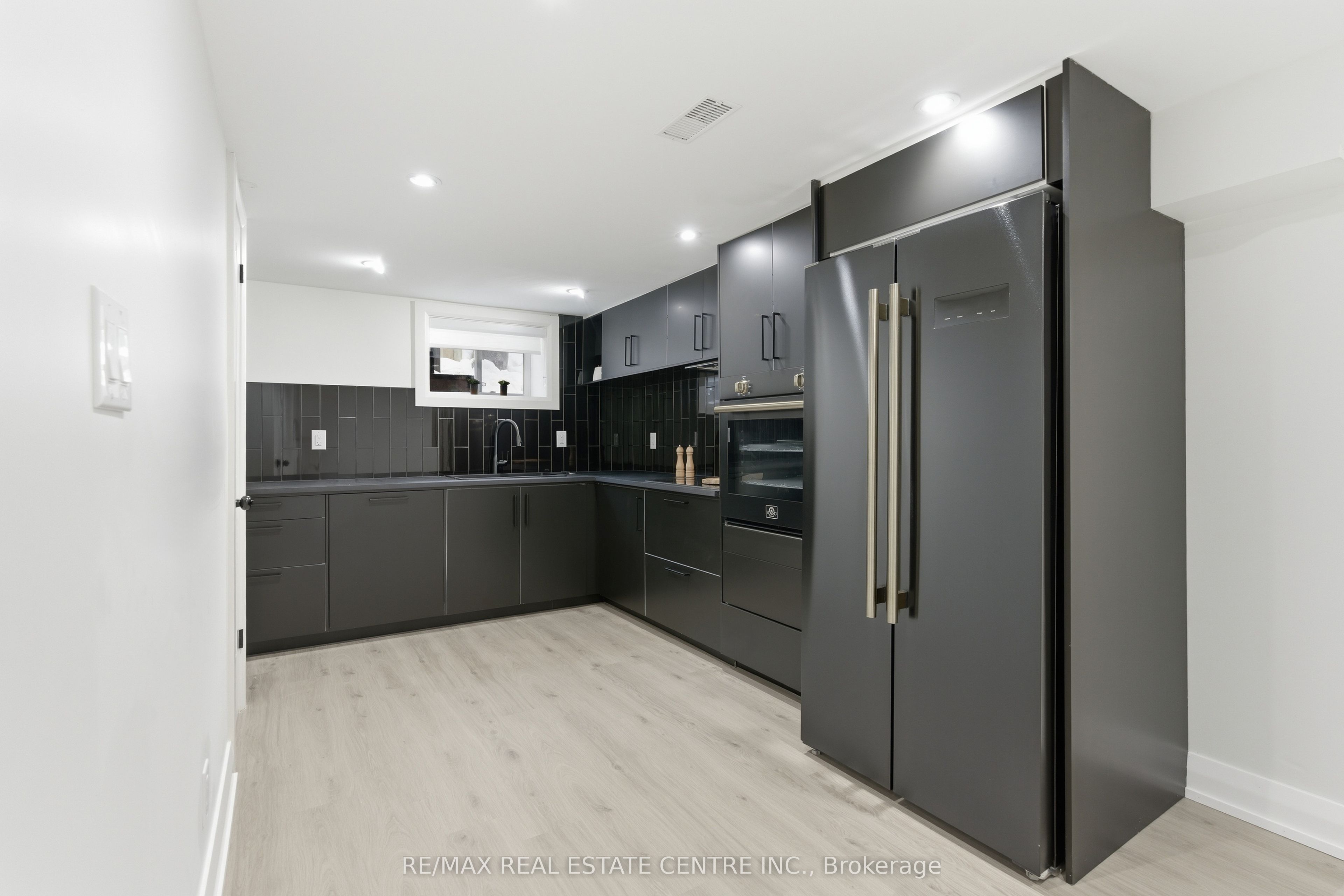 70 Beaverbrook Avenue Apt B (lower)