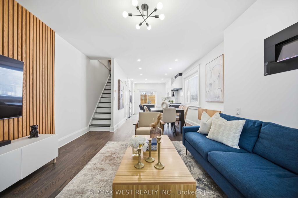 Photo of 902 Woodbine Avenue, Toronto, ON M4C 4B5 (MLS # E12816118)